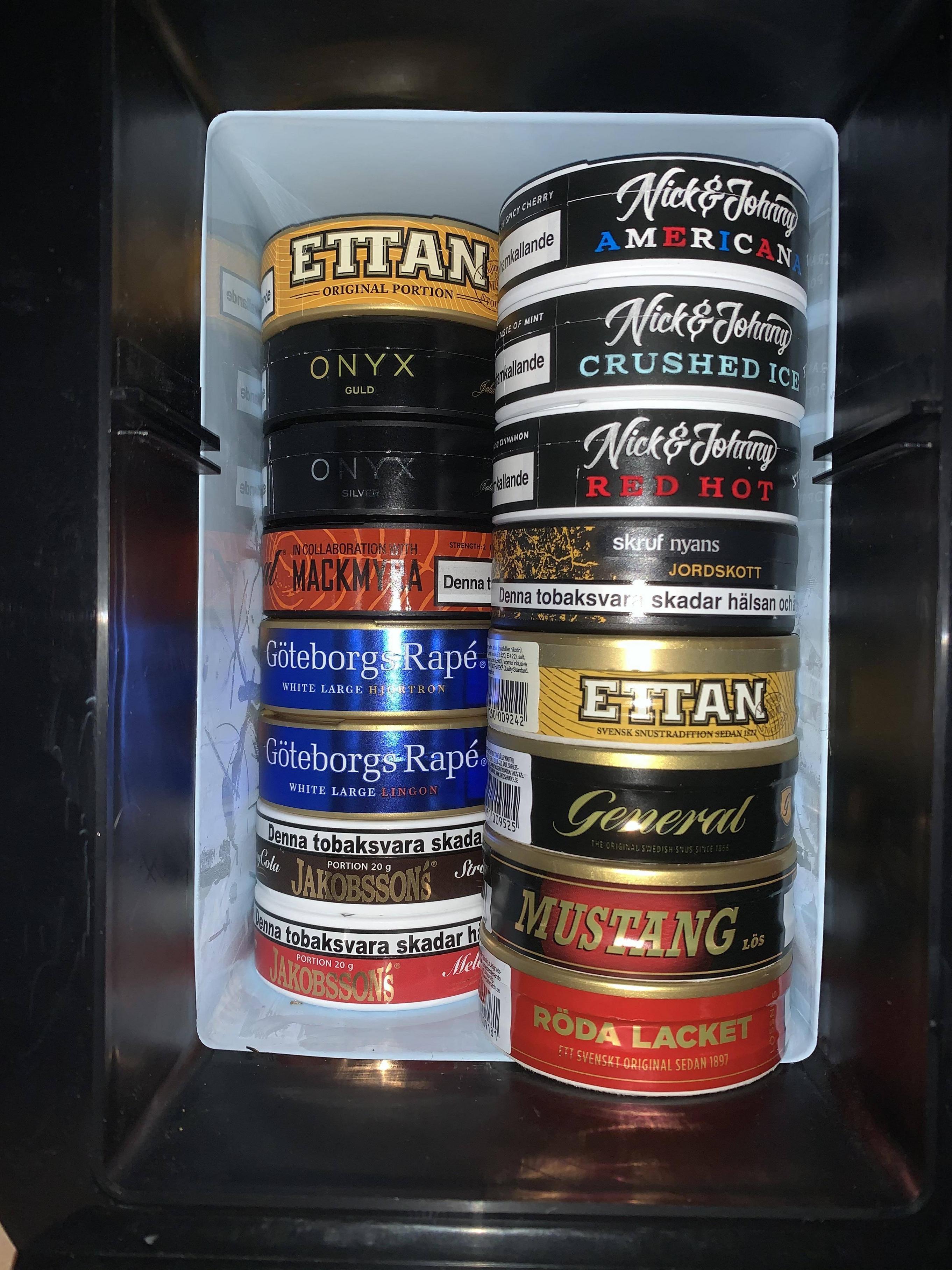 Snus being stored in a fridge correctly to show how its done